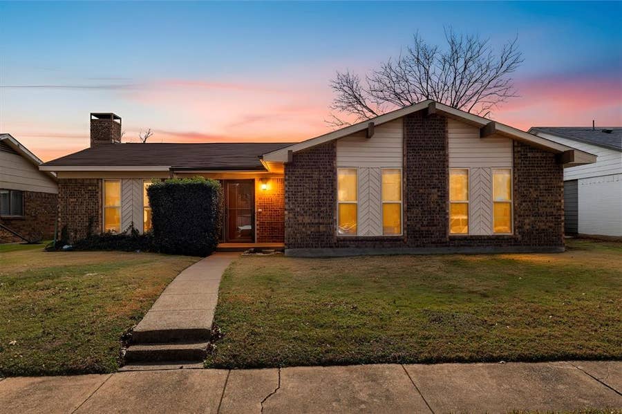 Property photo for 2230 Meadow Glen Drive, Garland, TX