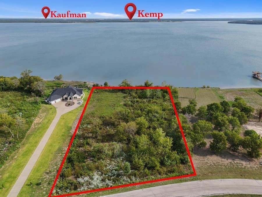 Property photo for 9277 W Shoreline Drive, Kemp, TX