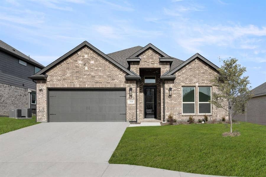 Property photo for 3719 Ironwood Street, Midlothian, TX