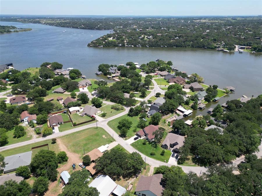 Property photo for 4005 Tahoe Court, Granbury, TX
