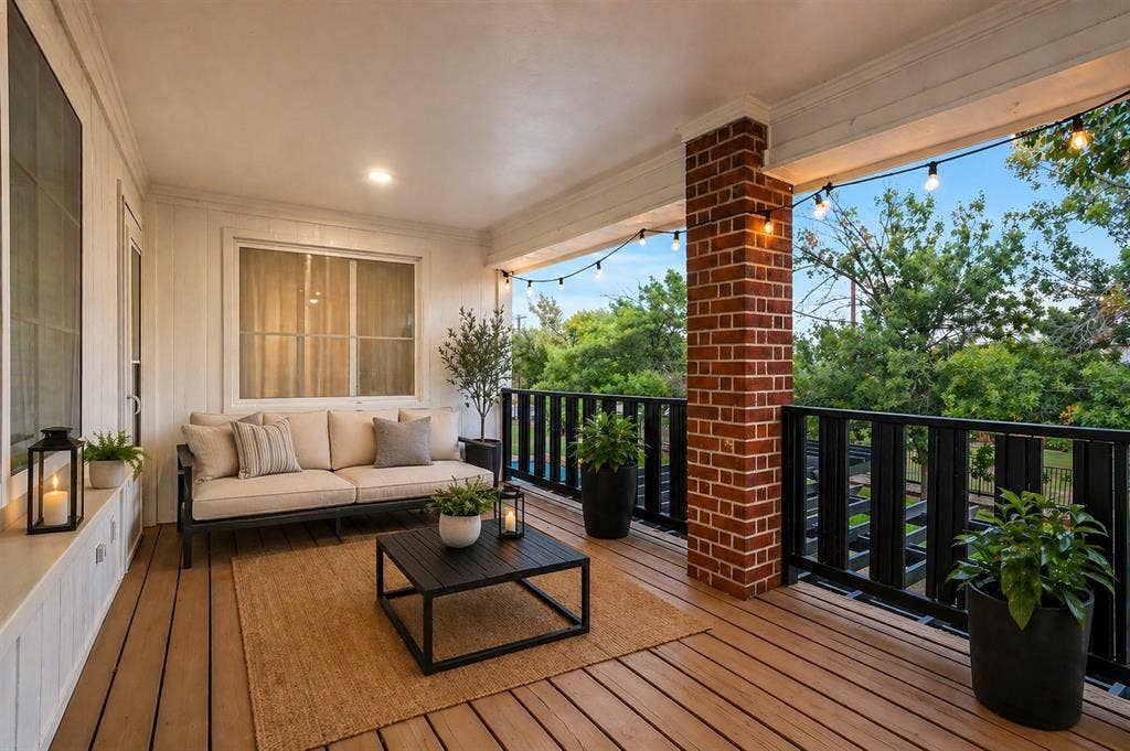 Balcony off the bonus room