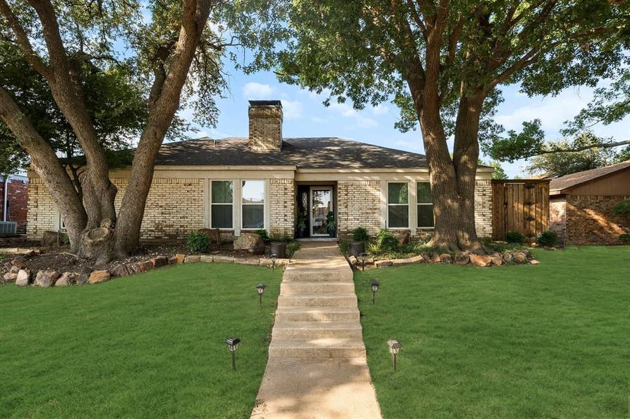 Property photo for 3213 Hidden Cove Drive, Plano, TX