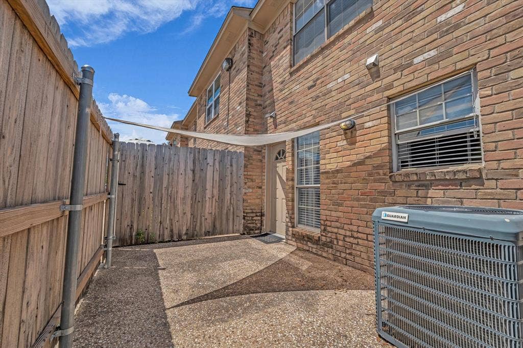 1349 S 11th Street, Waco, TX 76706 View of patio