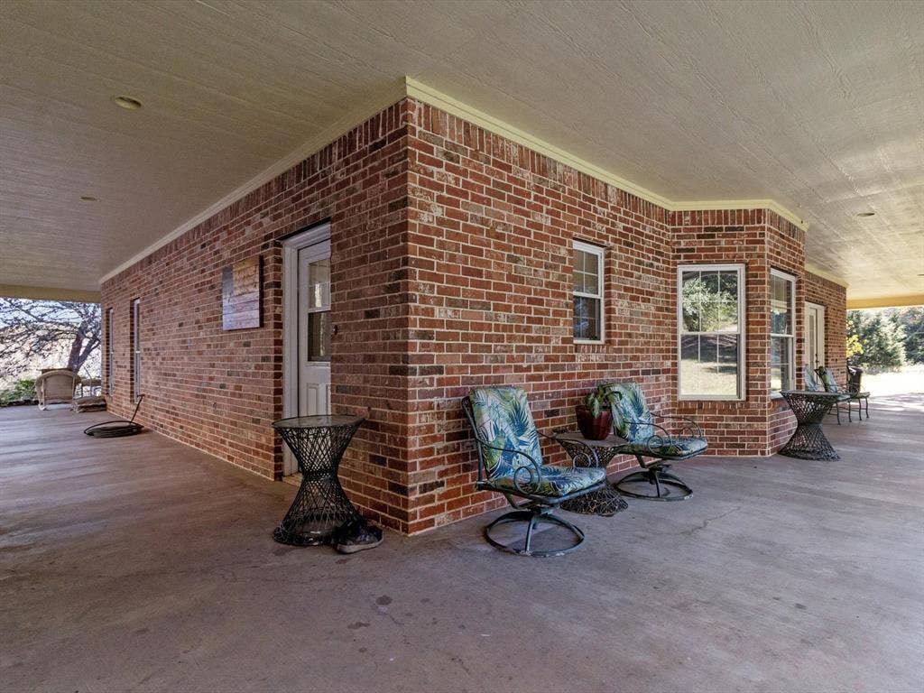 20941 Fm 16 W, Lindale, TX 75771 View of patio / terrace
