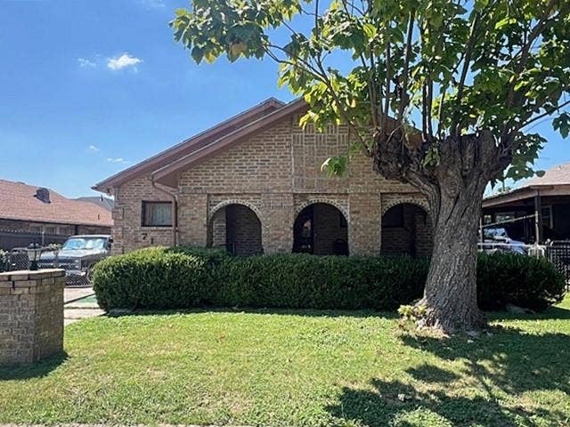 Property photo for 716 E Harvey Avenue, Fort Worth, TX