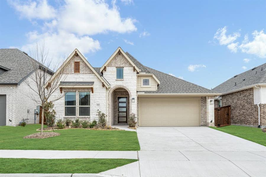 Property photo for 1025 Bearing Street, Royse City, TX
