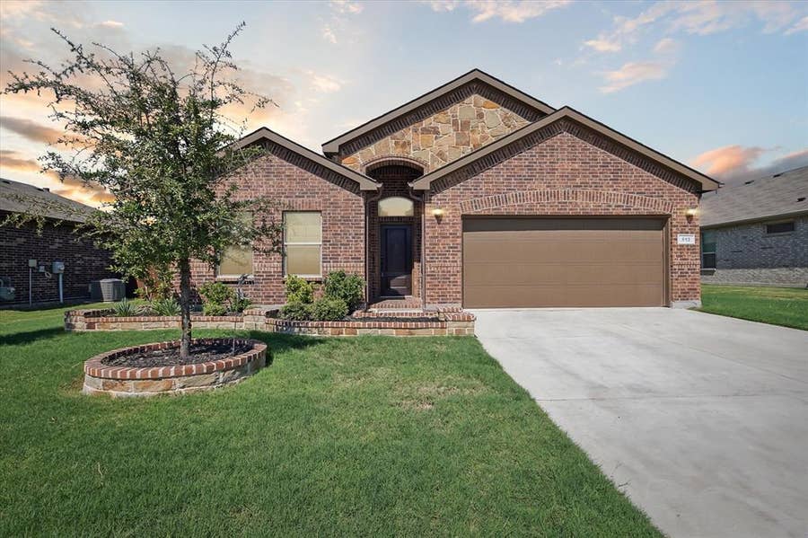 Property photo for 512 Lindisfarne Lane, Saginaw, TX