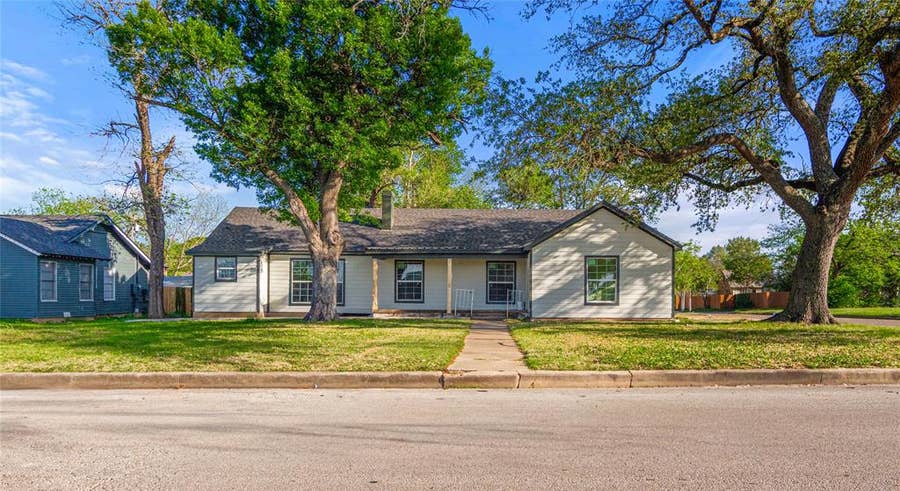 Property photo for 2928 Pine Avenue, Waco, TX