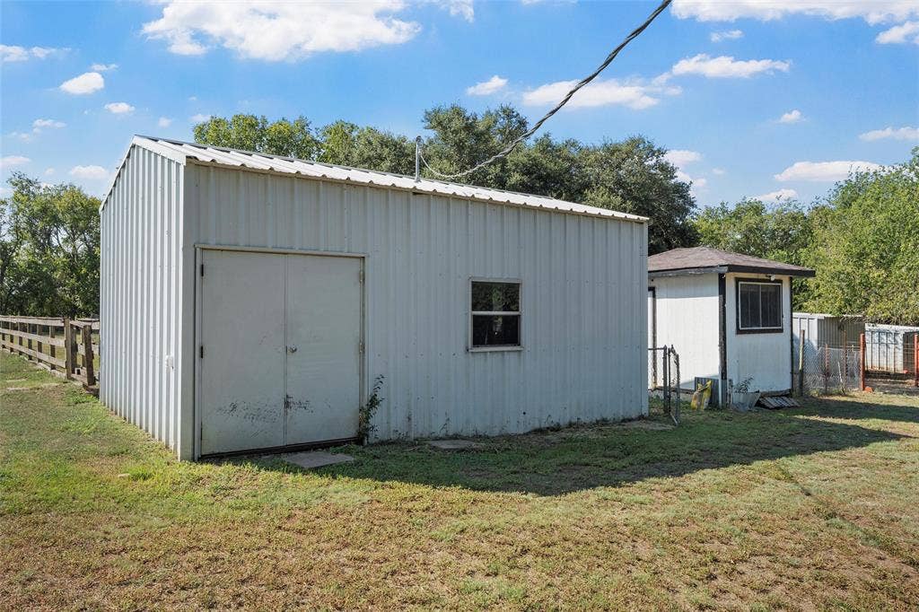 12145 Tree Lake Drive, Waco, TX 76708 View of outbuilding