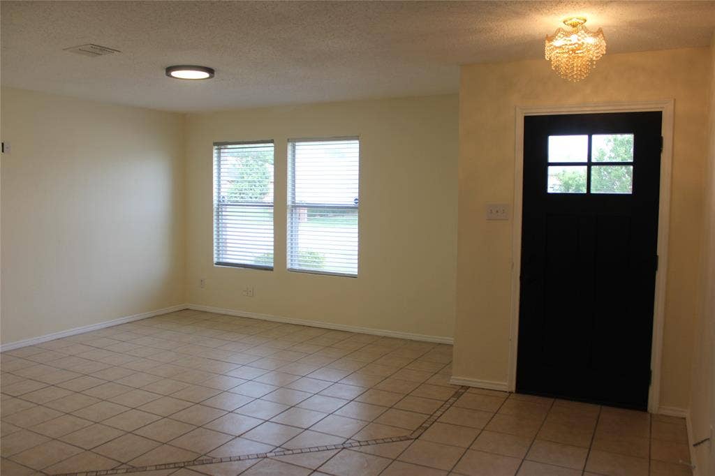 630 Bluechalk Drive, Cedar Hill, TX 75104
