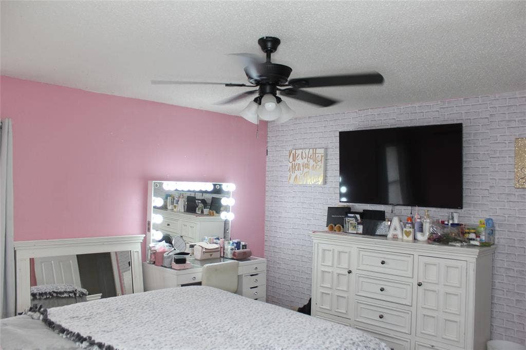 630 Bluechalk Drive, Cedar Hill, TX 75104