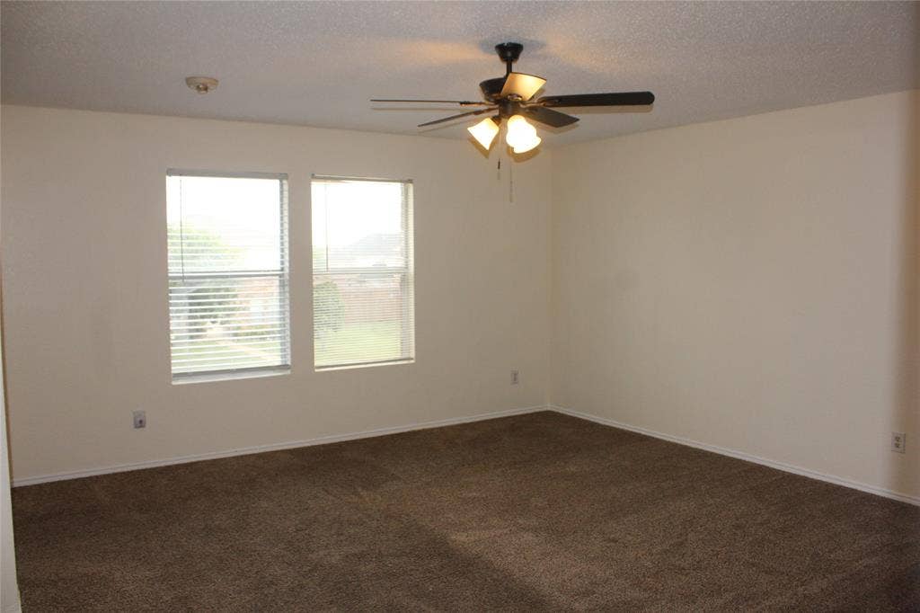 630 Bluechalk Drive, Cedar Hill, TX 75104