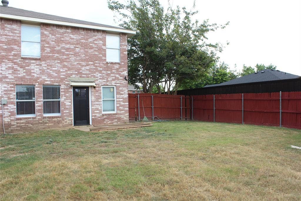 630 Bluechalk Drive, Cedar Hill, TX 75104