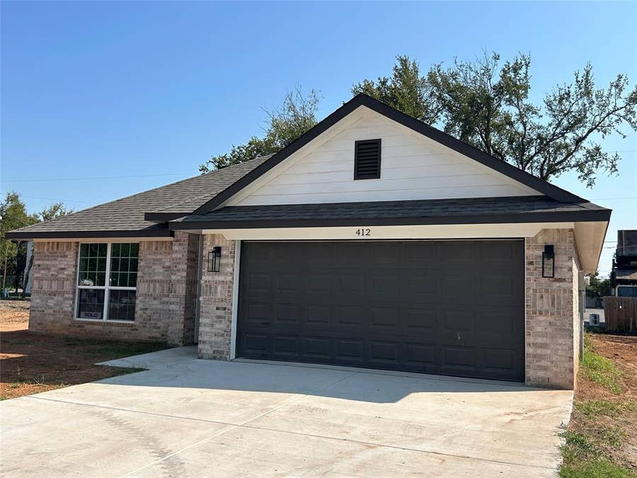 Property photo for 412 Conway Street, Lacy Lakeview, TX