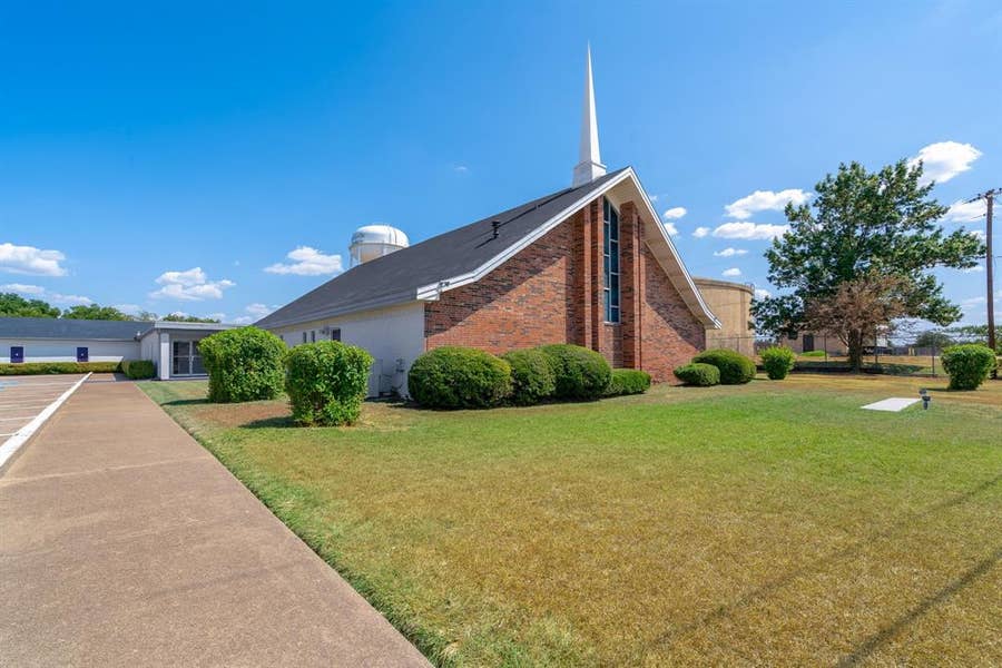 Property photo for 200 E Carr Lane, Duncanville, TX