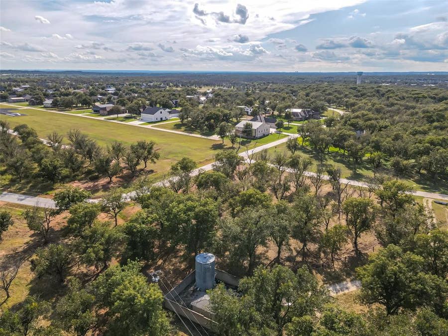 Property photo for 900 E Landings Drive, Granbury, TX