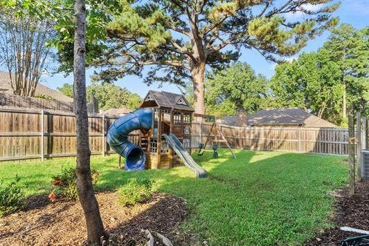 308 Canterbury Court, Tyler, TX 75703 Playset