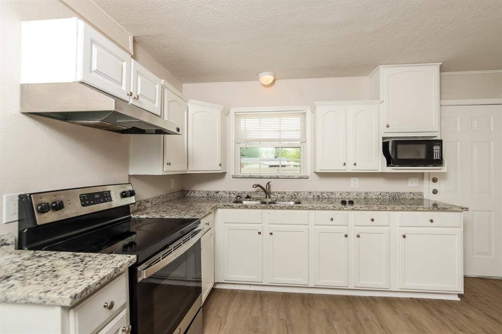 1823 Houghton Road, Dallas, TX 75217 1823 Houghton Road, Dallas, TX 75217