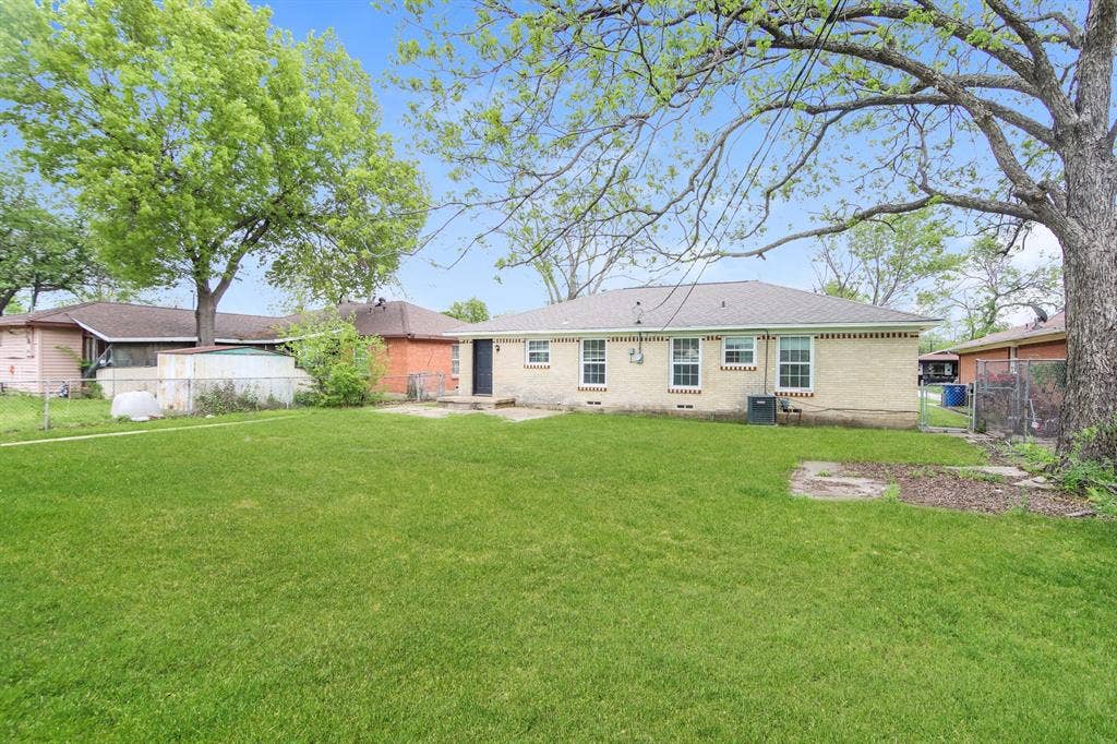 1823 Houghton Road, Dallas, TX 75217 1823 Houghton Road, Dallas, TX 75217