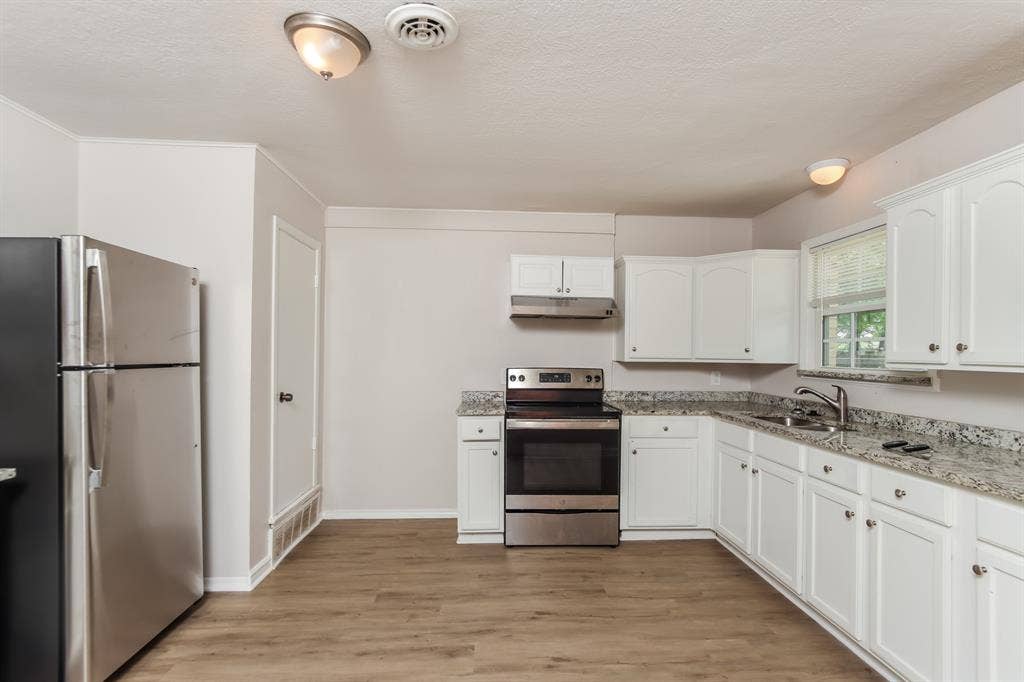 1823 Houghton Road, Dallas, TX 75217 1823 Houghton Road, Dallas, TX 75217