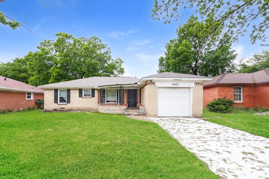 Property photo for 1823 Houghton Road, Dallas, TX