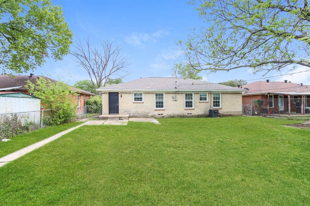 1823 Houghton Road, Dallas, TX 75217 1823 Houghton Road, Dallas, TX 75217