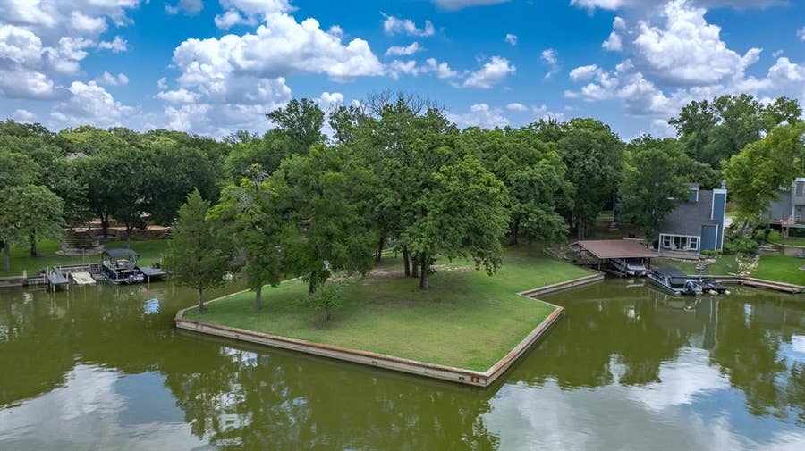 Property photo for 504 Harbor Drive S, Azle, TX