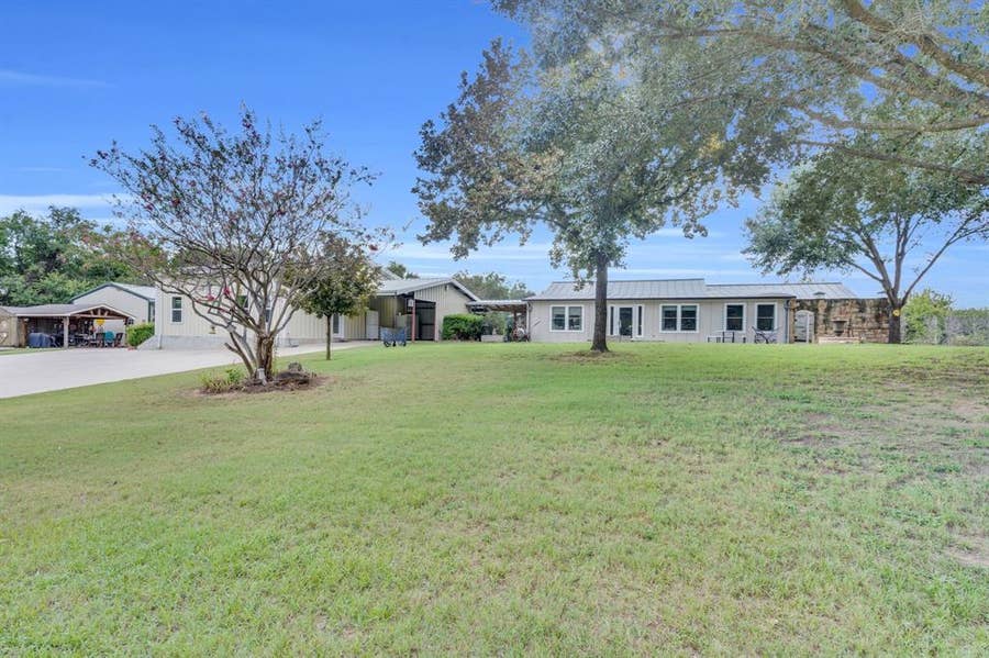 Property photo for 490 James Road, Ferris, TX