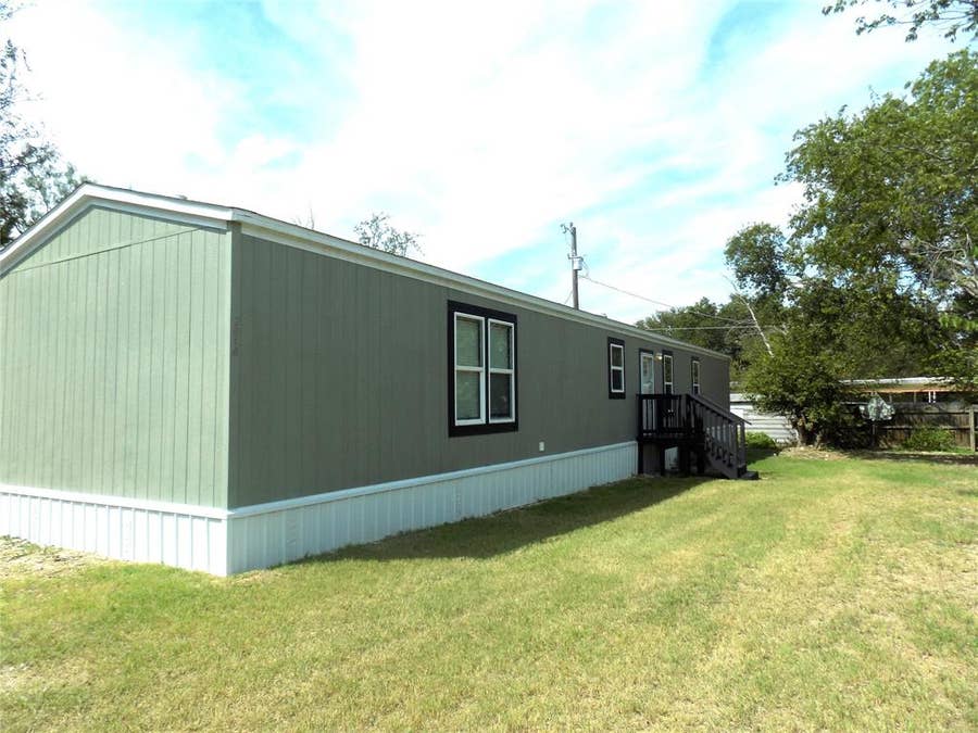 Property photo for 2916 Blackjack Lane, Granbury, TX