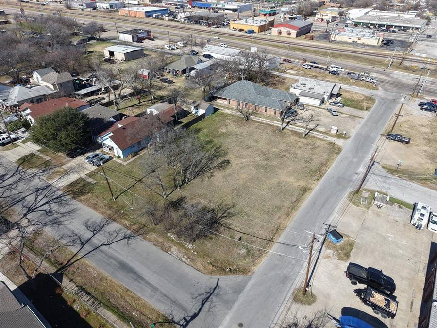 Property photo for 426 Dallas Street, Grand Prairie, TX
