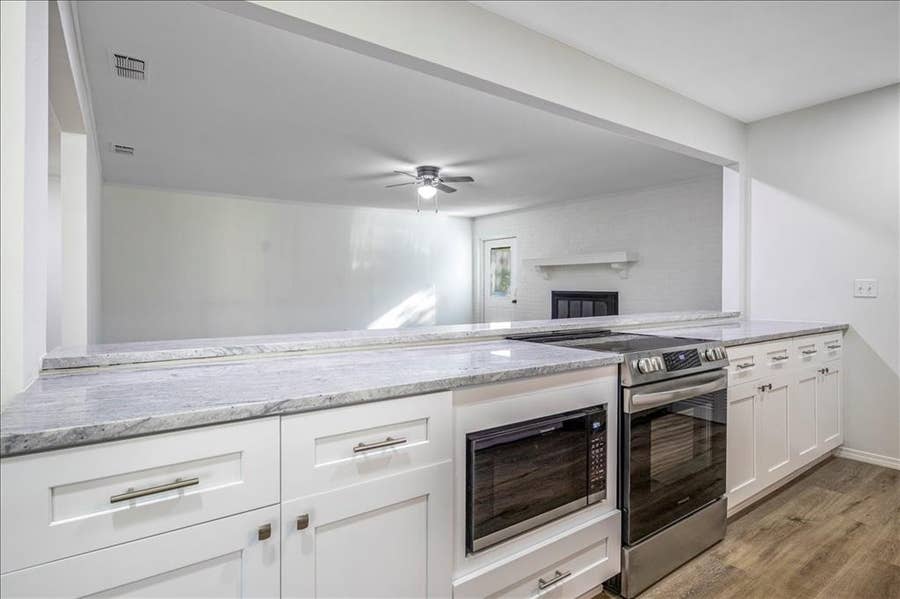 Property photo for 303 Jane Lane, Lindale, TX
