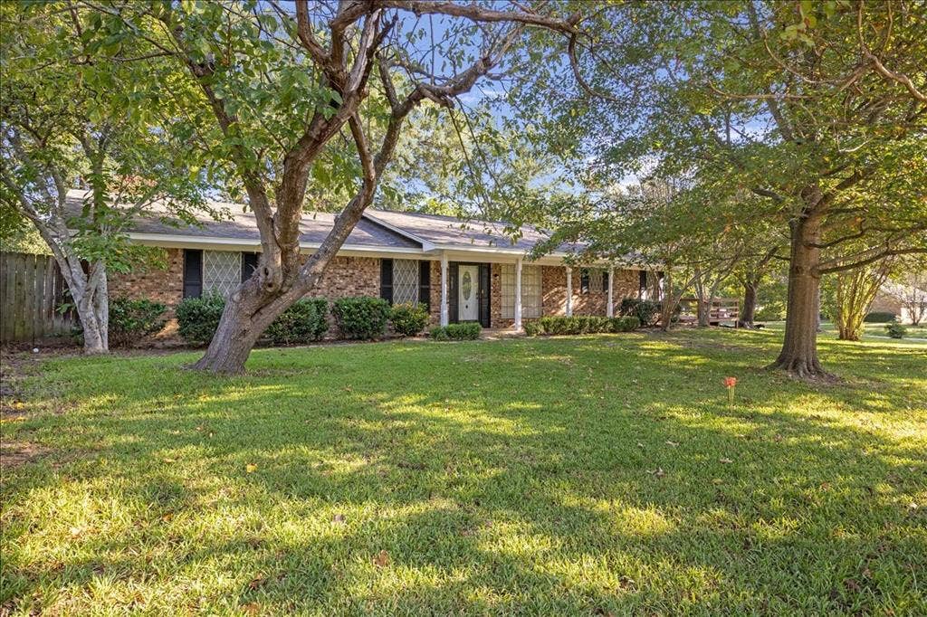 303 Jane Lane, Lindale, TX 75771 303 Jane Lane, Lindale, TX 75771