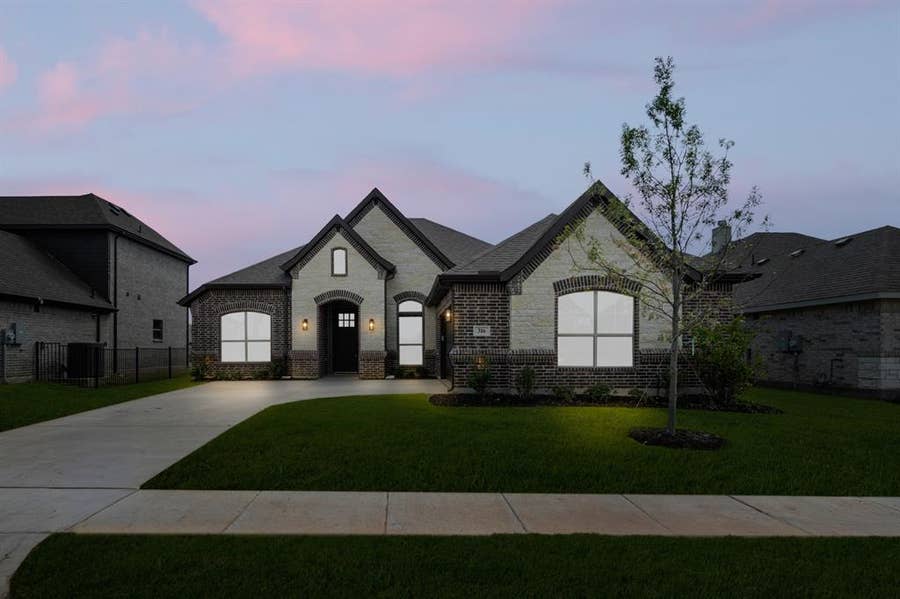 Property photo for 316 Bowrider Lane, Granbury, TX