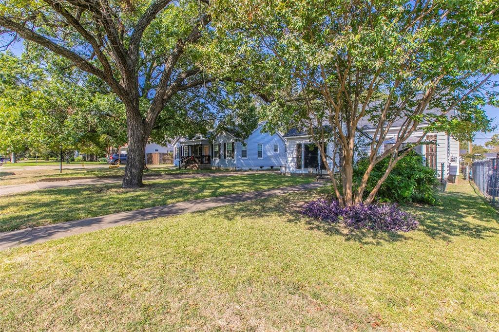 2603 Pine Avenue, Waco, TX 76708 View of green lawn