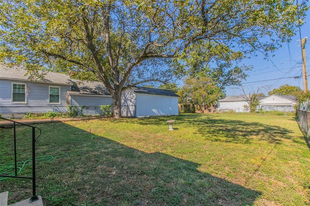2603 Pine Avenue, Waco, TX 76708 View of yard