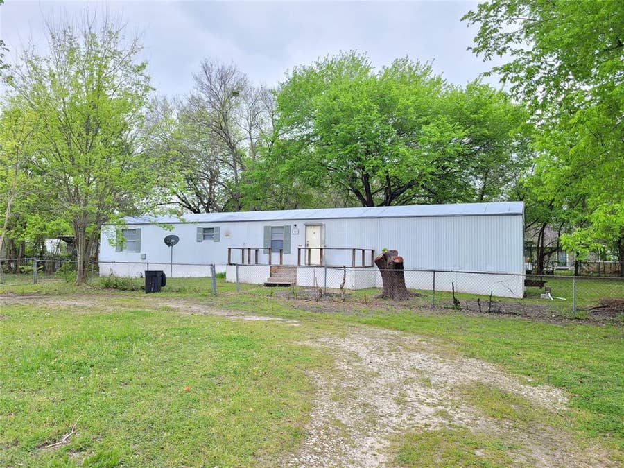 Property photo for 925 Redoak Drive, West Tawakoni, TX