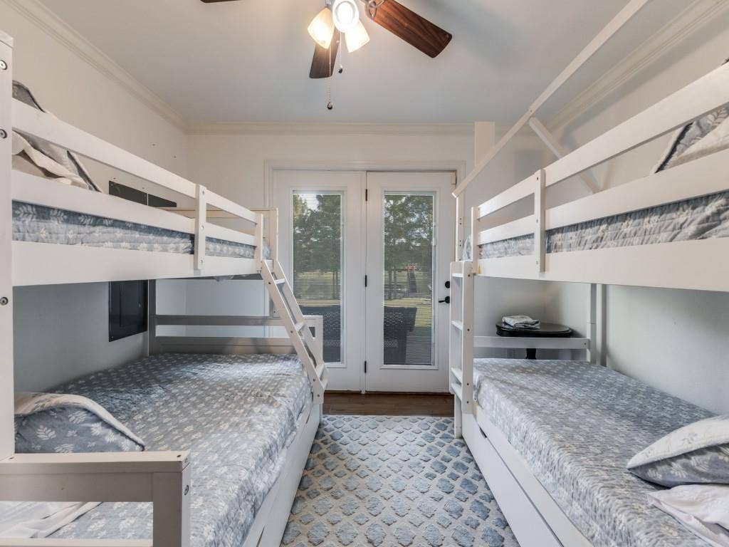5848 Lago Vista Drive, Athens, TX 75752 5848 Lago Vista Drive, Athens, TX 75752