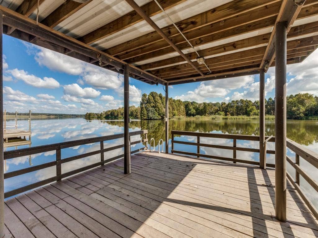 5848 Lago Vista Drive, Athens, TX 75752 5848 Lago Vista Drive, Athens, TX 75752