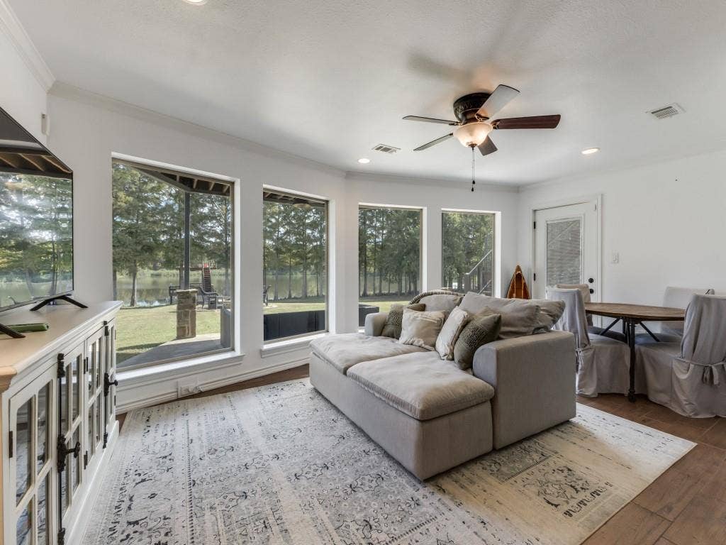 5848 Lago Vista Drive, Athens, TX 75752 5848 Lago Vista Drive, Athens, TX 75752