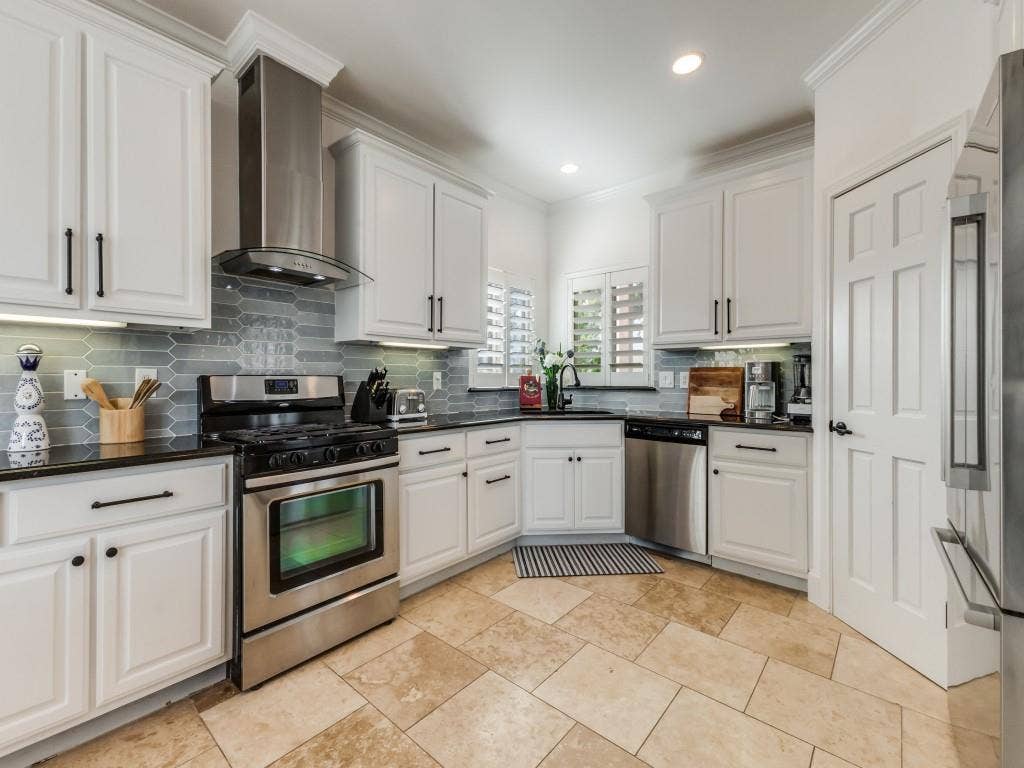 5848 Lago Vista Drive, Athens, TX 75752 5848 Lago Vista Drive, Athens, TX 75752
