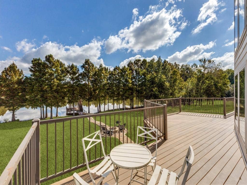 5848 Lago Vista Drive, Athens, TX 75752 5848 Lago Vista Drive, Athens, TX 75752