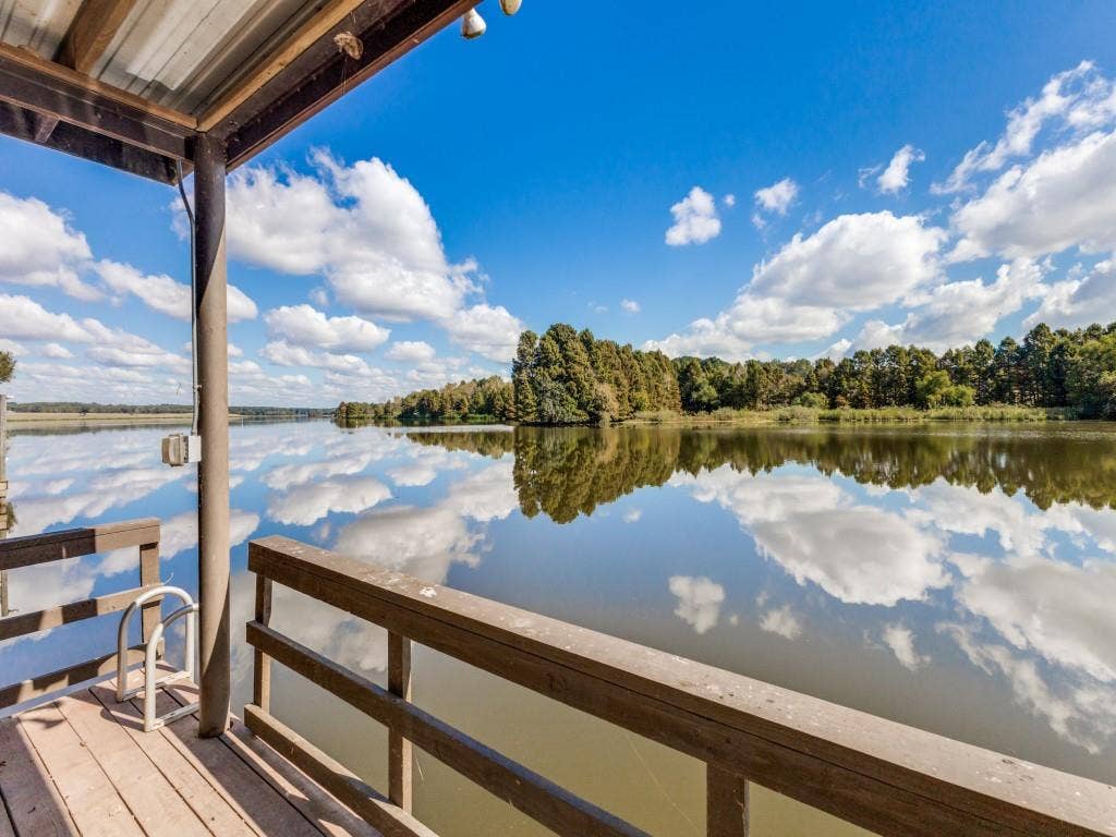 5848 Lago Vista Drive, Athens, TX 75752 5848 Lago Vista Drive, Athens, TX 75752