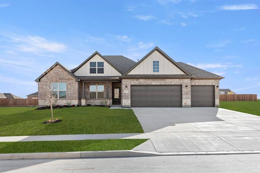 Property photo for 219 Saddletree Drive, Nevada, TX