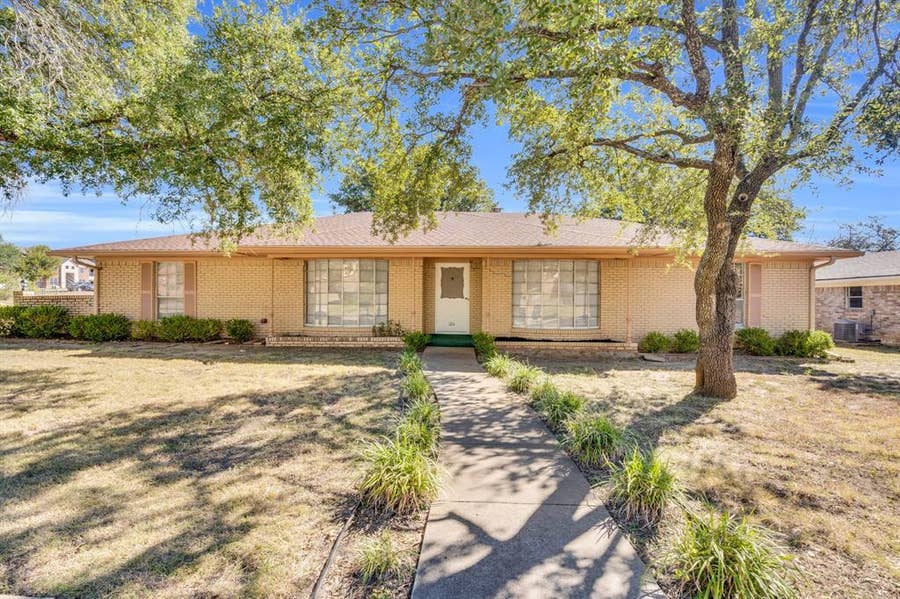 Property photo for 120 Mockingbird Lane, Hillsboro, TX