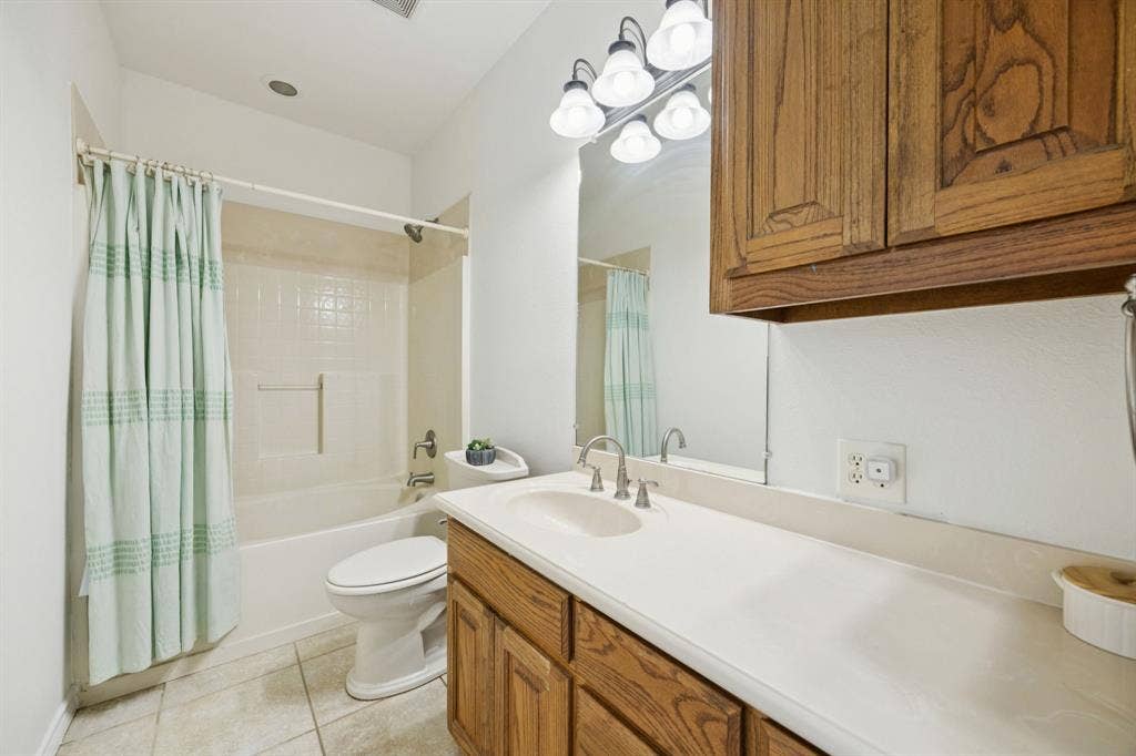 2343 W Fm 455, Anna, TX 75409 Full Bath