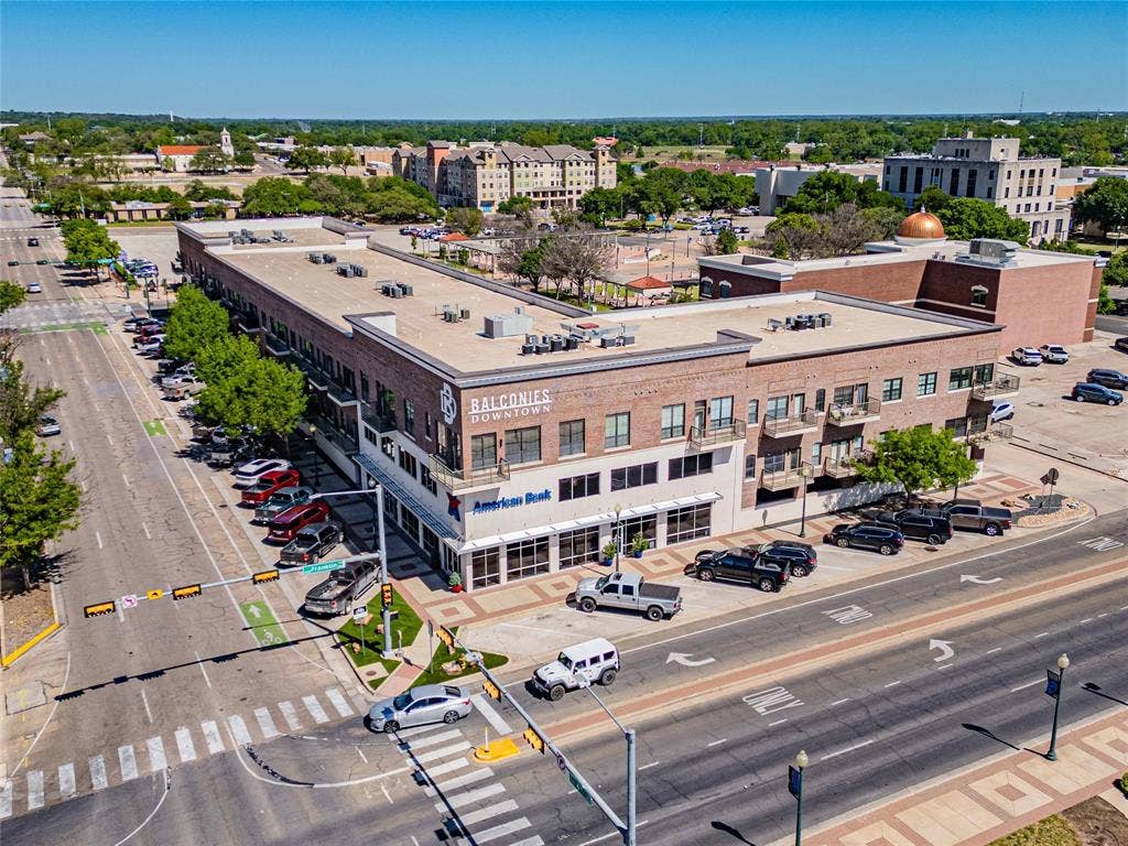 330 Austin Avenue, #322, Waco, TX 76701 Drone / aerial view