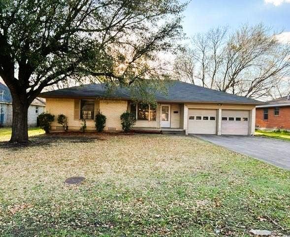 Property photo for 201 Martin Drive, Lancaster, TX