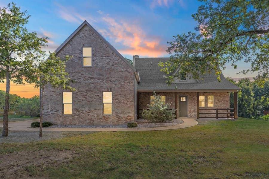 Property photo for 516 Lydia Lane, Granbury, TX