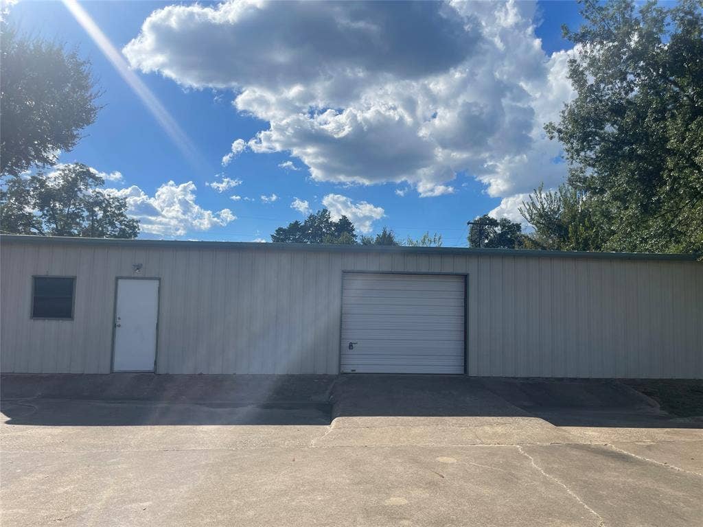 211 Lacosta Street, Athens, TX 75751 211 Lacosta Street, Athens, TX 75751