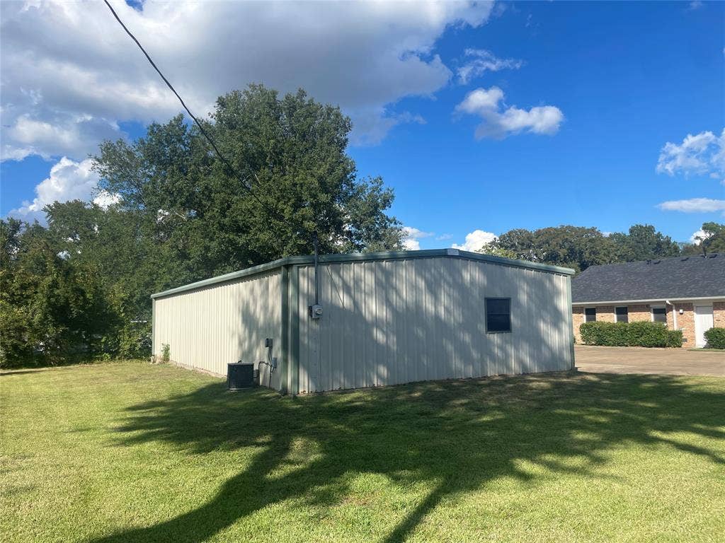 211 Lacosta Street, Athens, TX 75751 211 Lacosta Street, Athens, TX 75751